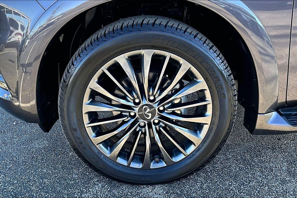 2023 INFINITI QX80 Premium Select