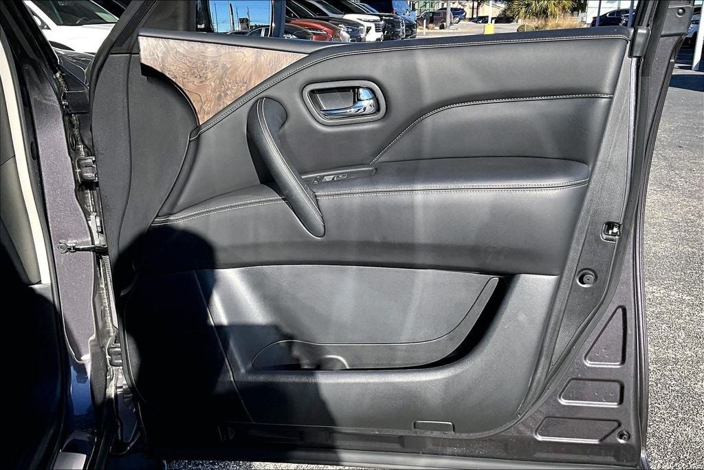 2023 INFINITI QX80 Premium Select