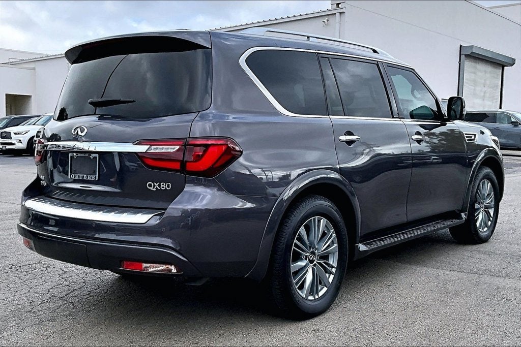 2023 INFINITI QX80 LUXE
