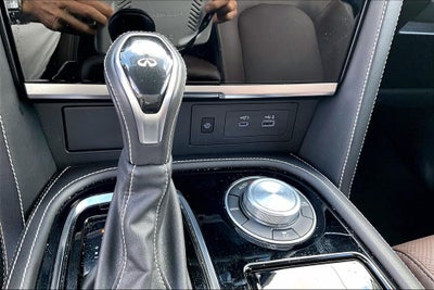 2024 INFINITI QX80 Premium Select
