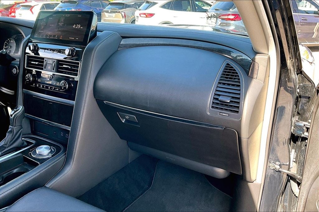 2024 INFINITI QX80 LUXE