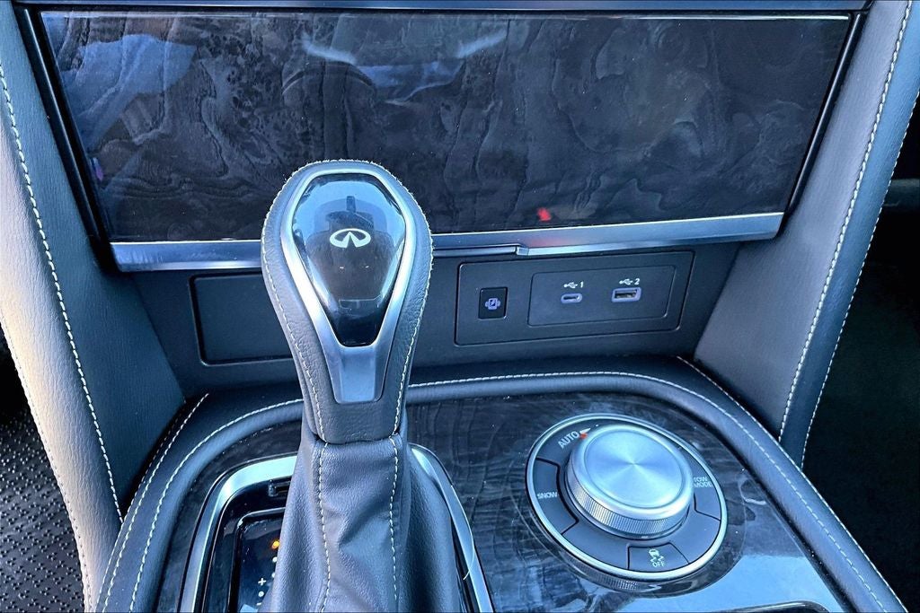 2024 INFINITI QX80 LUXE