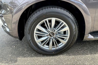 2024 INFINITI QX80 LUXE