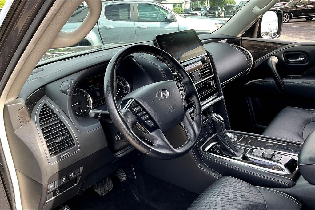 2024 INFINITI QX80 LUXE