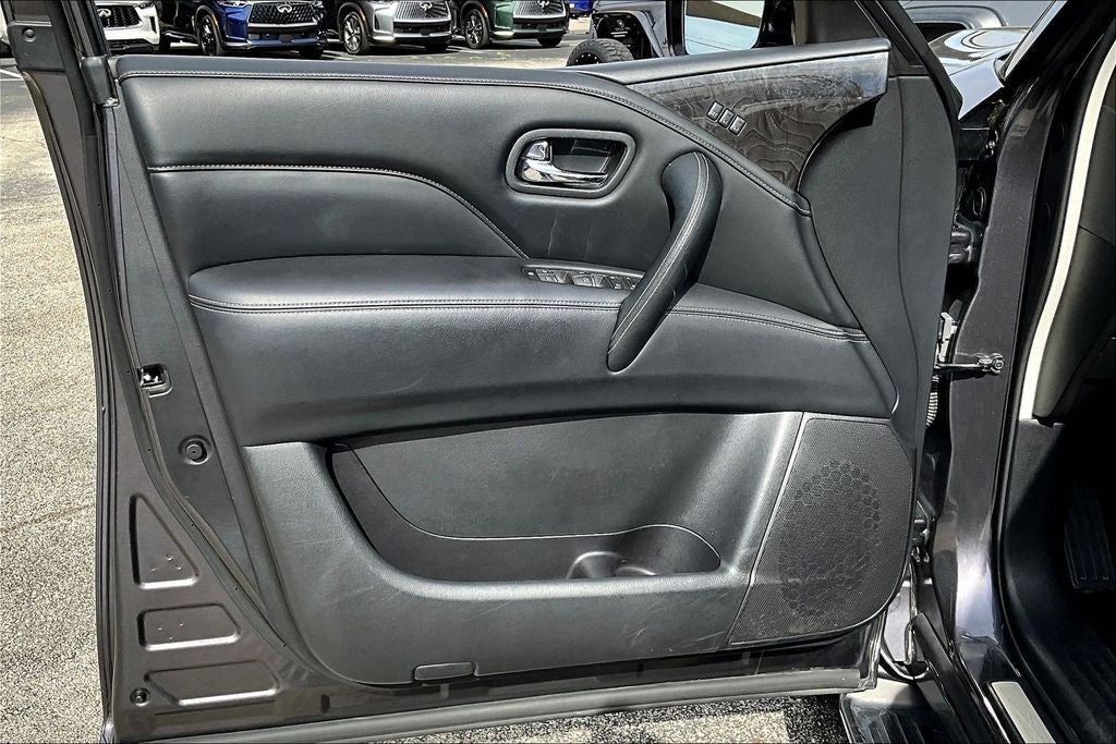 2024 INFINITI QX80 LUXE