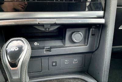 2024 INFINITI QX80 LUXE