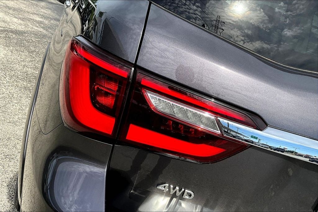 2024 INFINITI QX80 LUXE