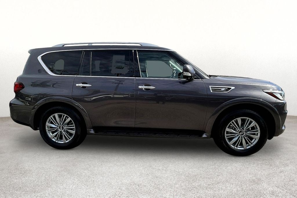 2024 INFINITI QX80 LUXE