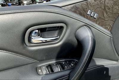 2024 INFINITI QX80 LUXE