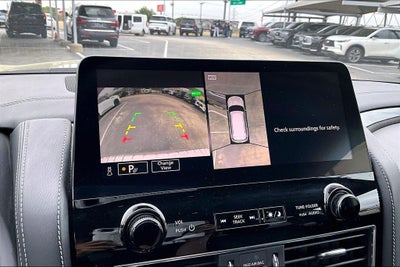 2024 INFINITI QX80 LUXE