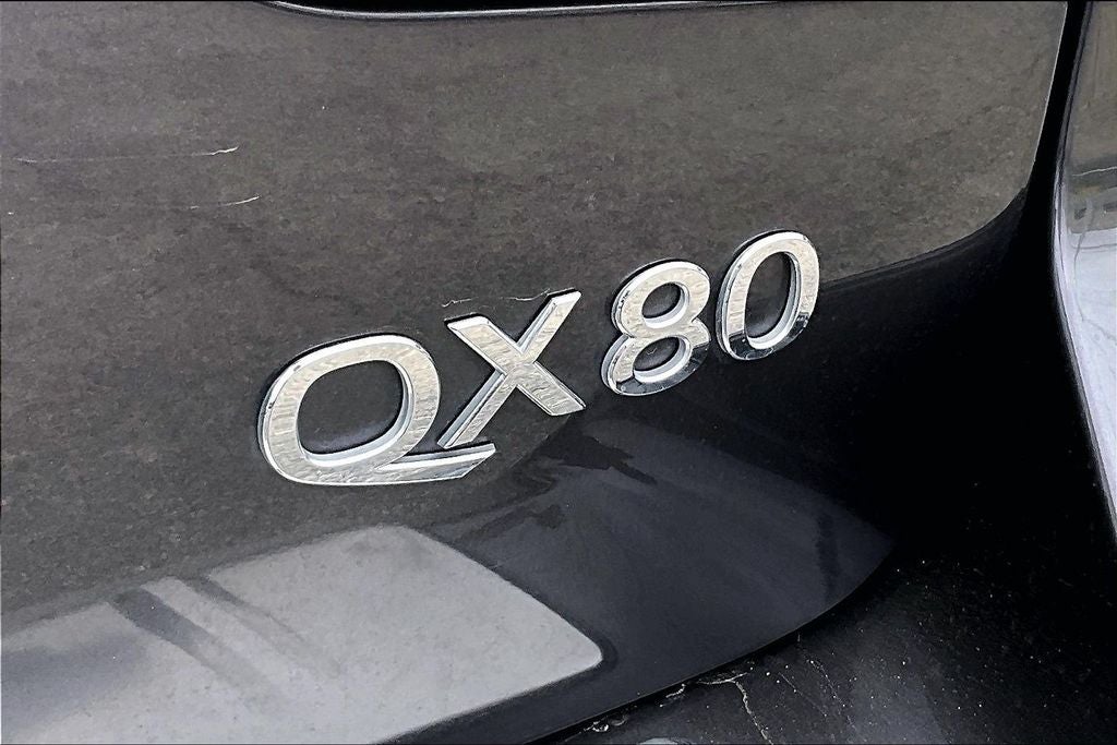 2024 INFINITI QX80 LUXE