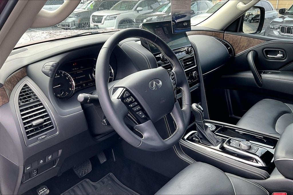 2023 INFINITI QX80 Premium Select
