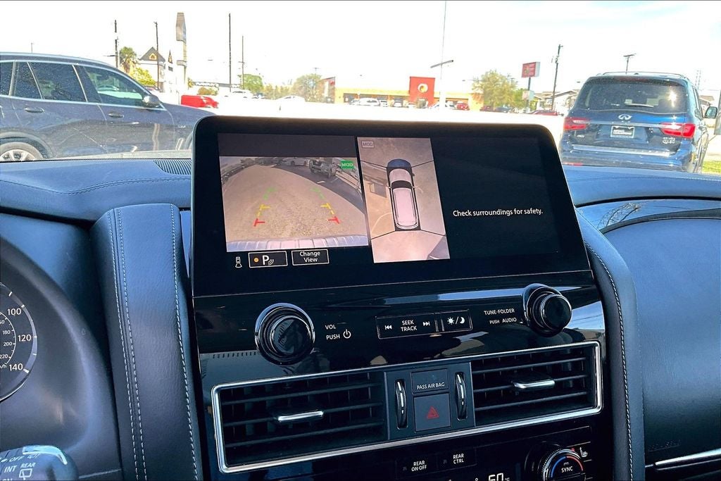 2024 INFINITI QX80 LUXE