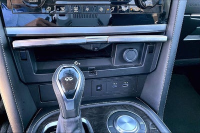 2024 INFINITI QX80 LUXE