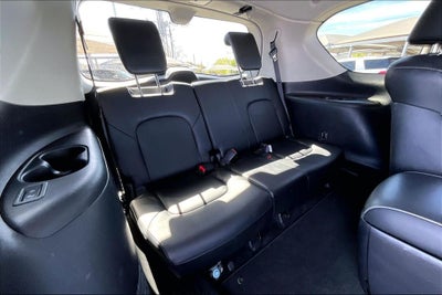 2024 INFINITI QX80 LUXE