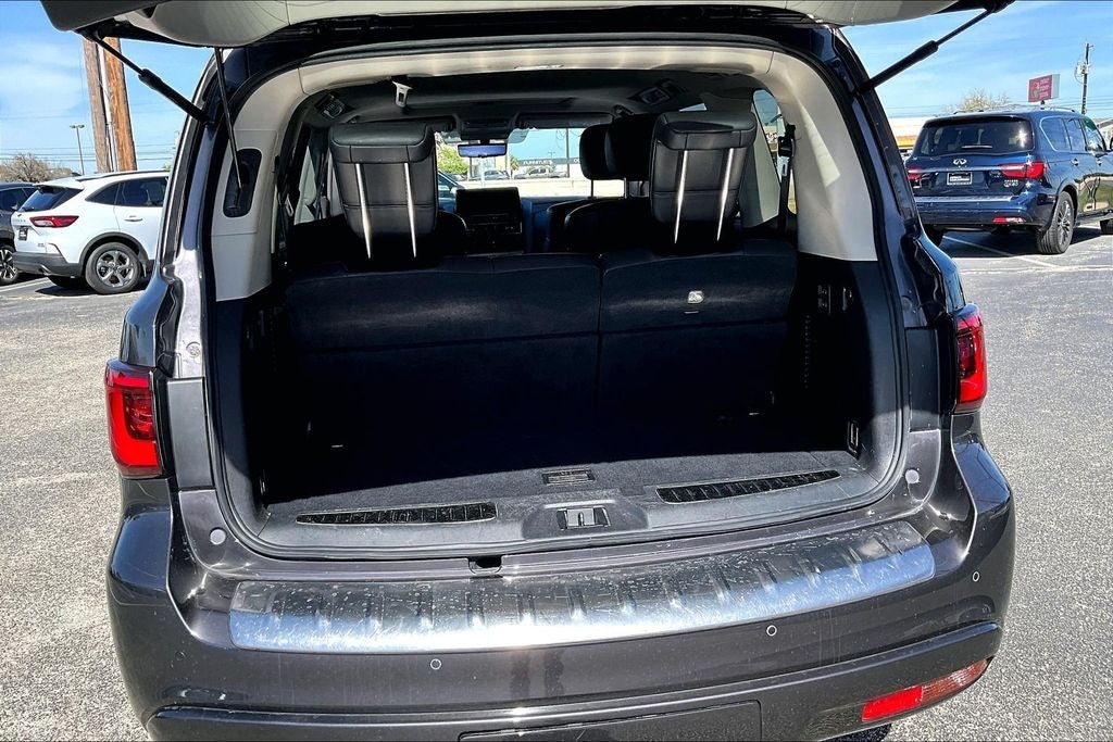 2024 INFINITI QX80 LUXE