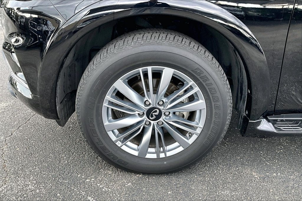 2023 INFINITI QX80 LUXE