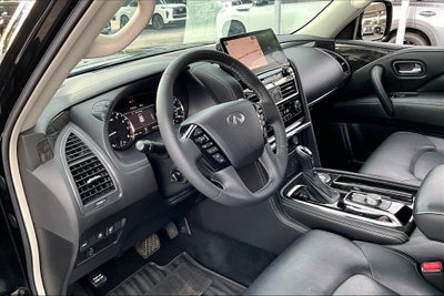 2023 INFINITI QX80 LUXE