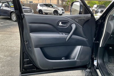 2023 INFINITI QX80 LUXE
