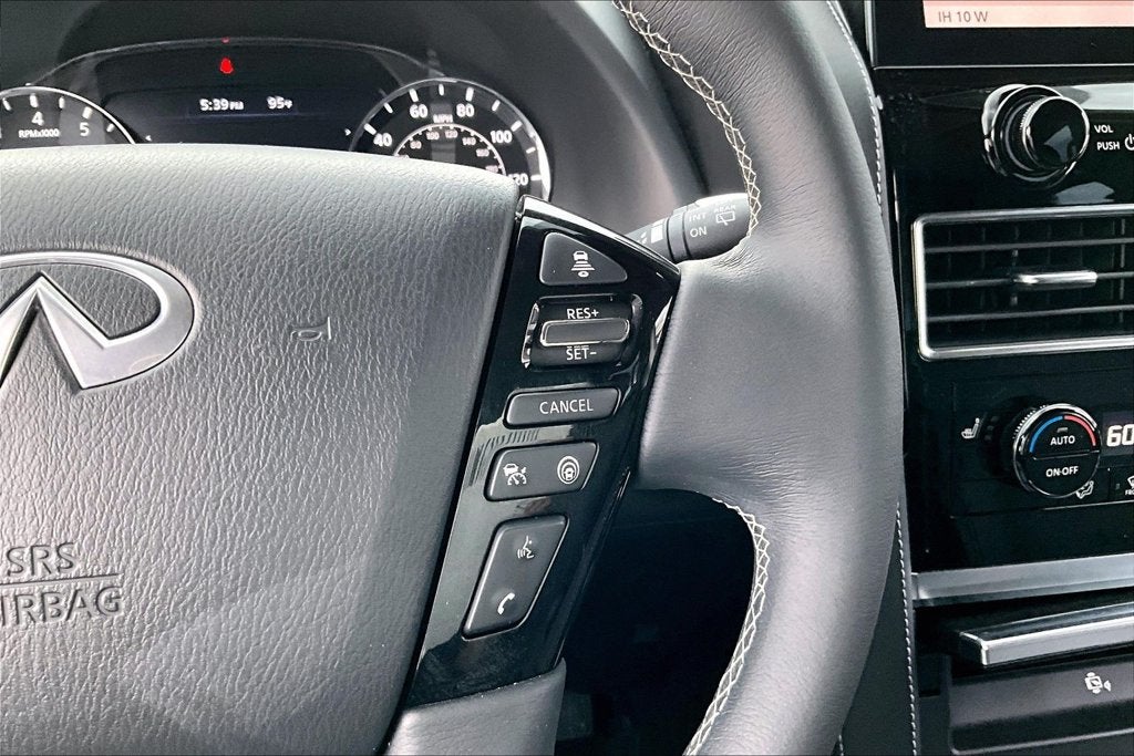 2023 INFINITI QX80 LUXE