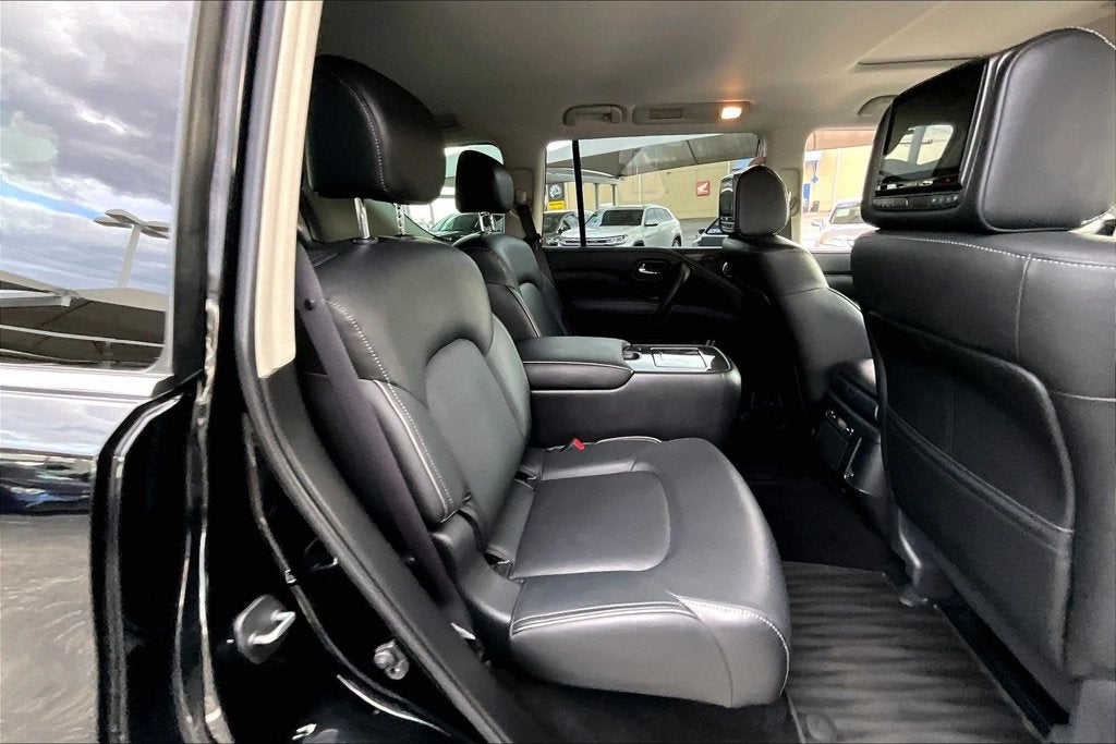 2023 INFINITI QX80 LUXE