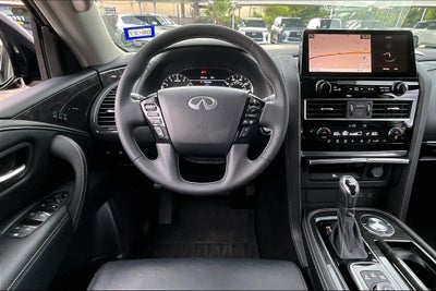 2023 INFINITI QX80 LUXE