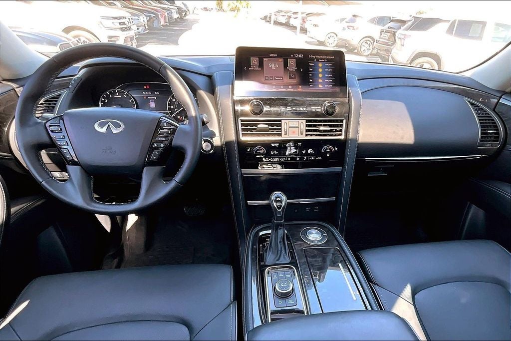 2022 INFINITI QX80 LUXE