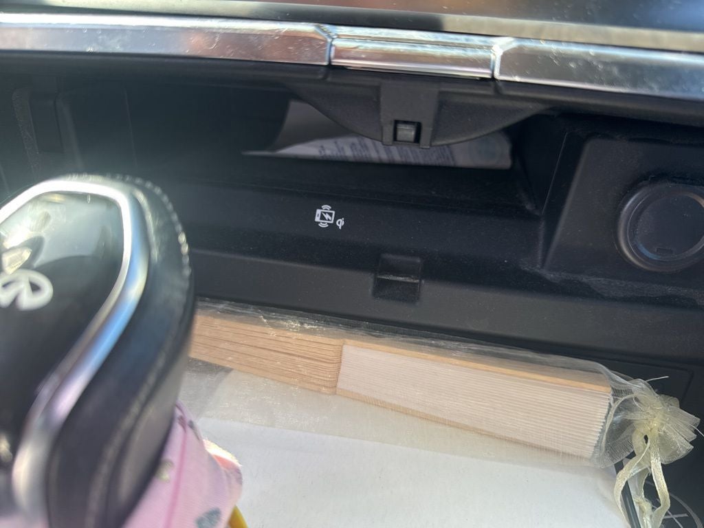 2022 INFINITI QX80 LUXE