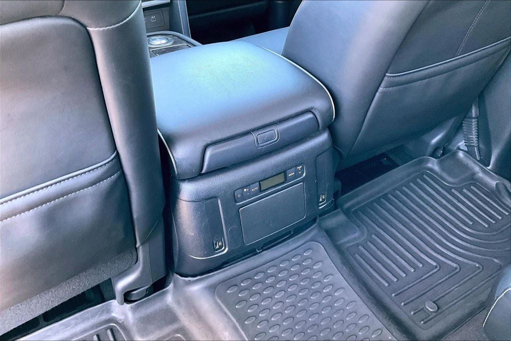 2022 INFINITI QX80 LUXE