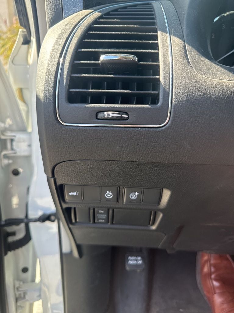 2022 INFINITI QX80 LUXE