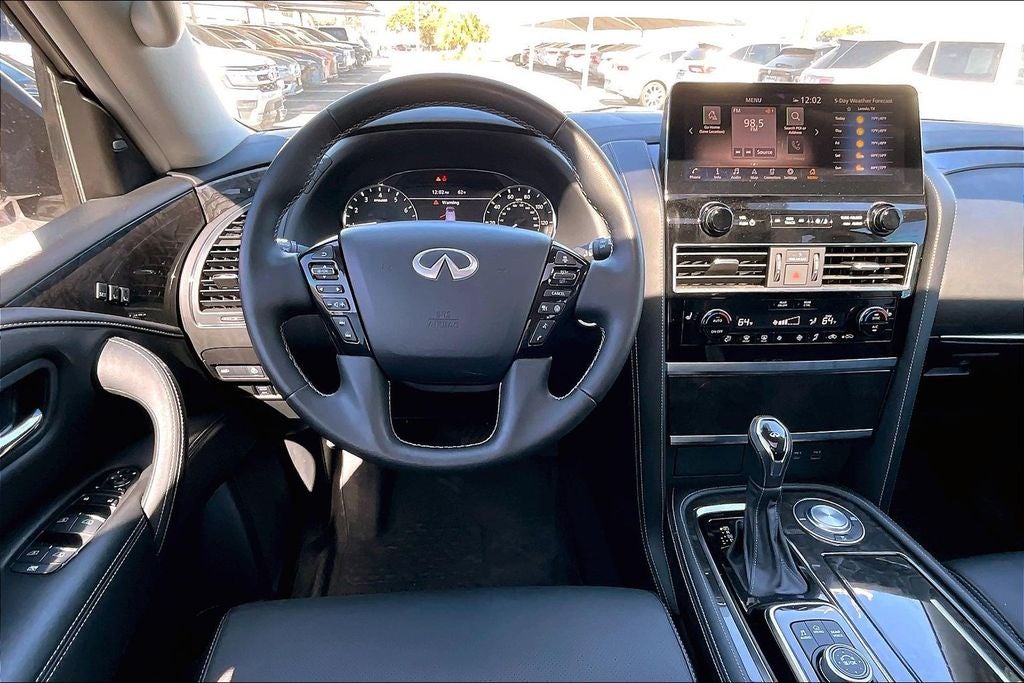 2022 INFINITI QX80 LUXE