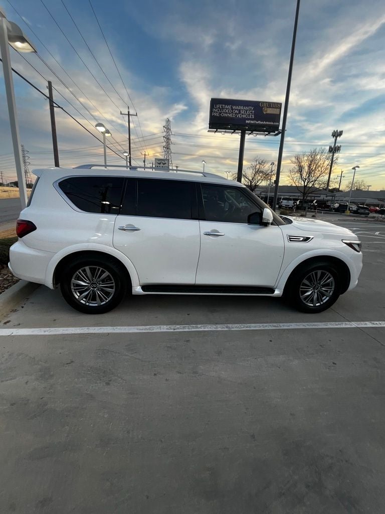 2022 INFINITI QX80 LUXE