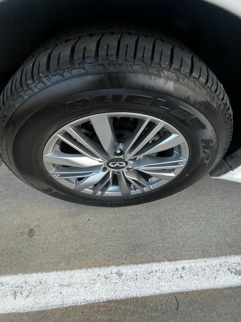 2022 INFINITI QX80 LUXE