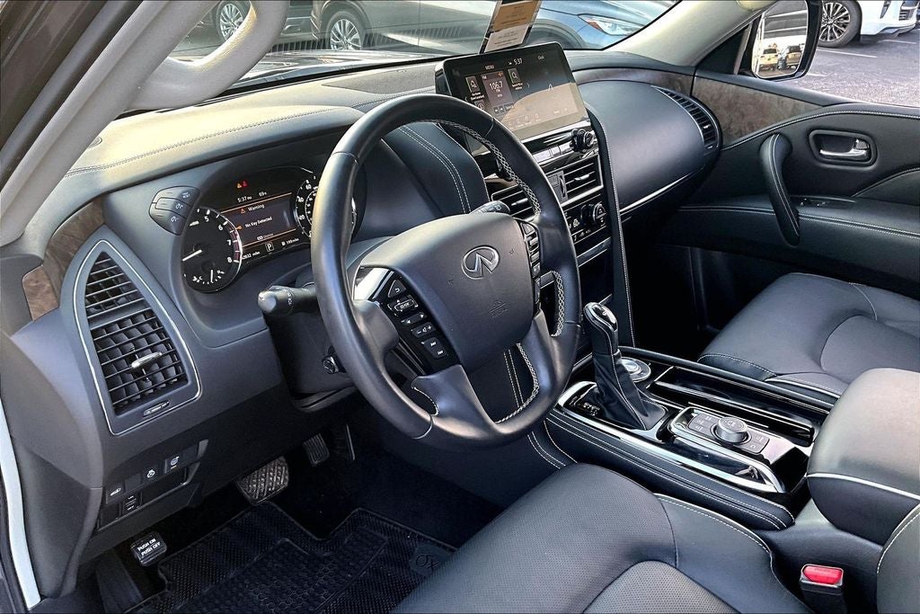 2023 INFINITI QX80 Premium Select