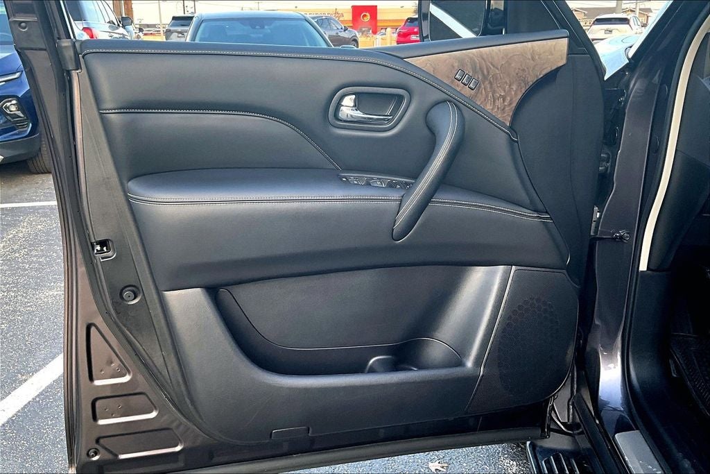 2023 INFINITI QX80 Premium Select