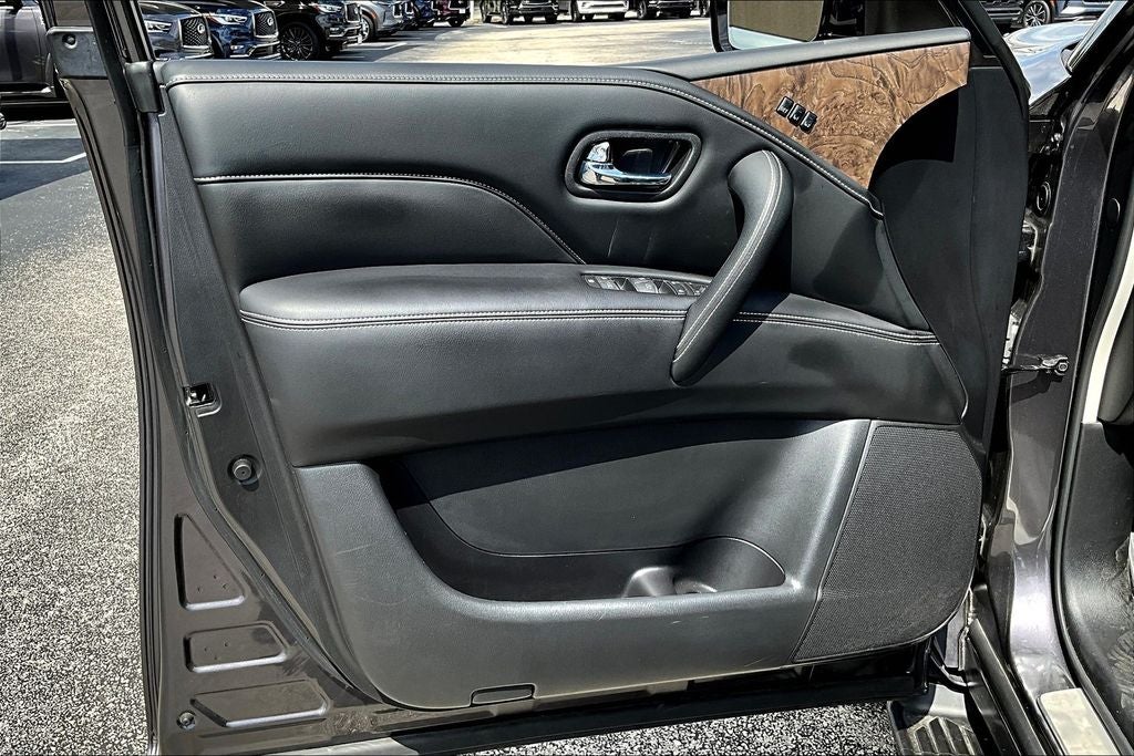 2023 INFINITI QX80 Premium Select