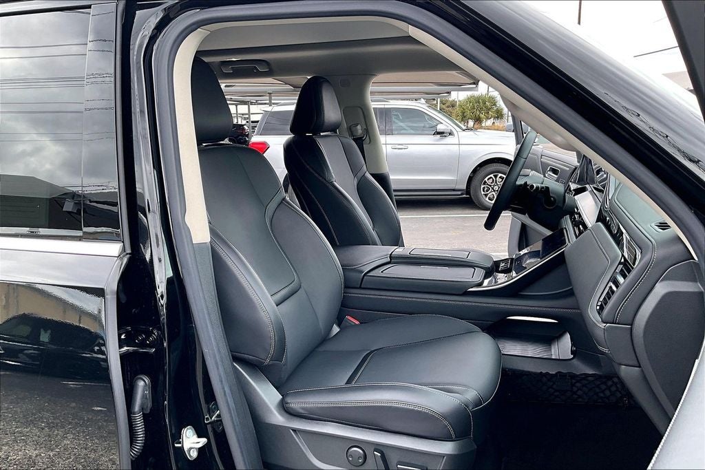 2025 INFINITI QX80 PURE