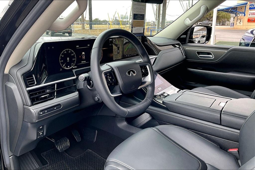 2025 INFINITI QX80 PURE