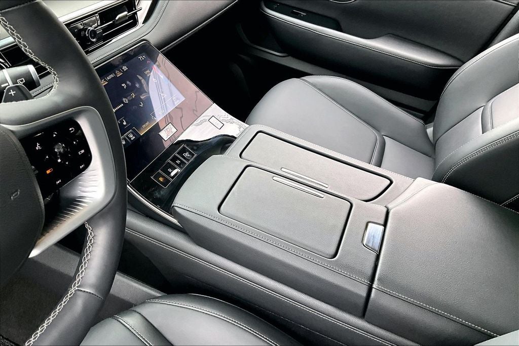 2025 INFINITI QX80 PURE