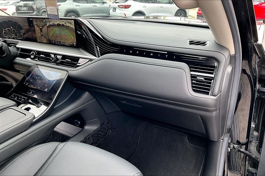 2025 INFINITI QX80 PURE