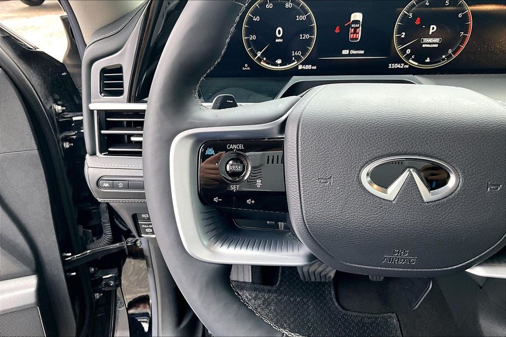 2025 INFINITI QX80 PURE