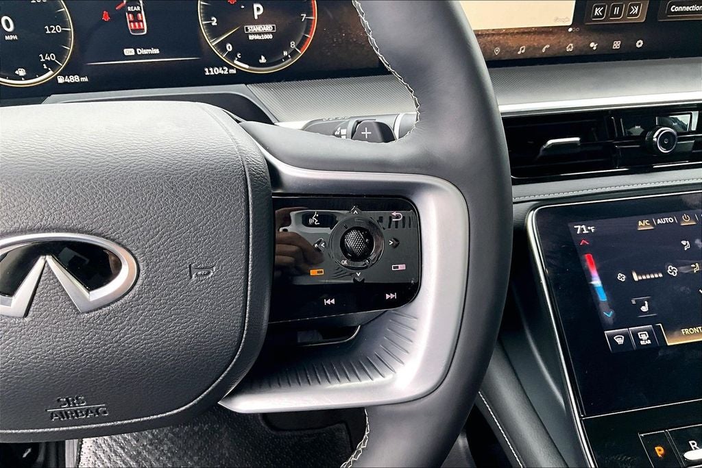 2025 INFINITI QX80 PURE