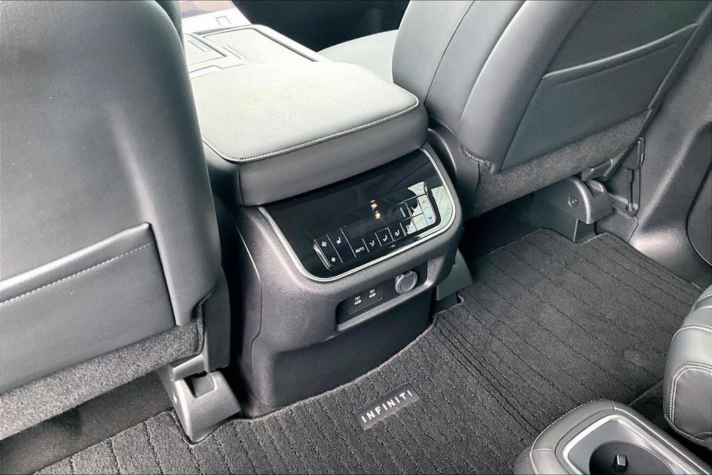 2025 INFINITI QX80 PURE