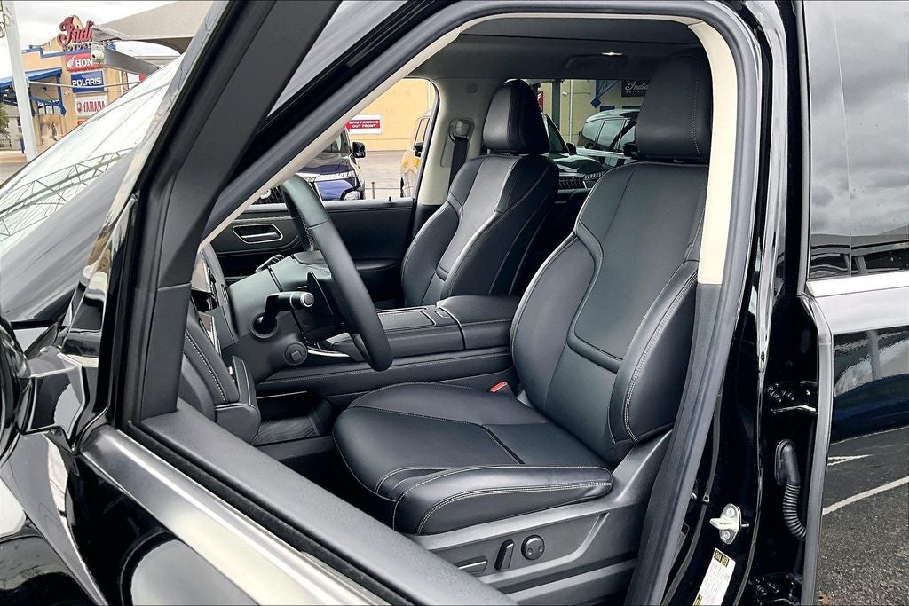 2025 INFINITI QX80 PURE