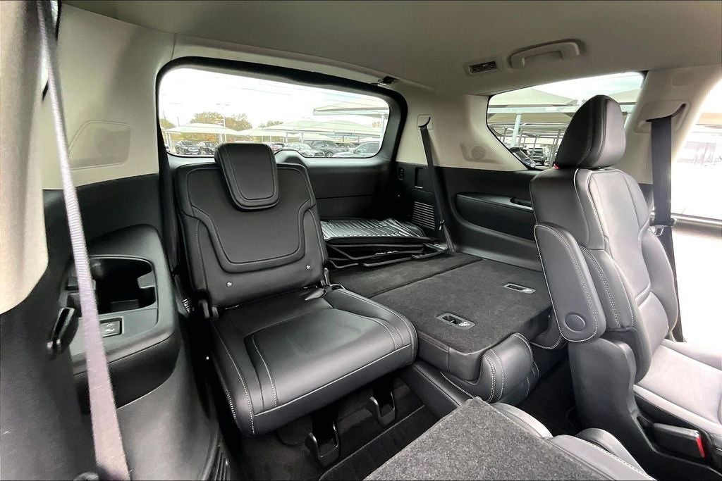 2025 INFINITI QX80 PURE