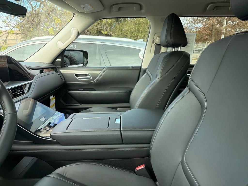 2025 INFINITI QX80 PURE