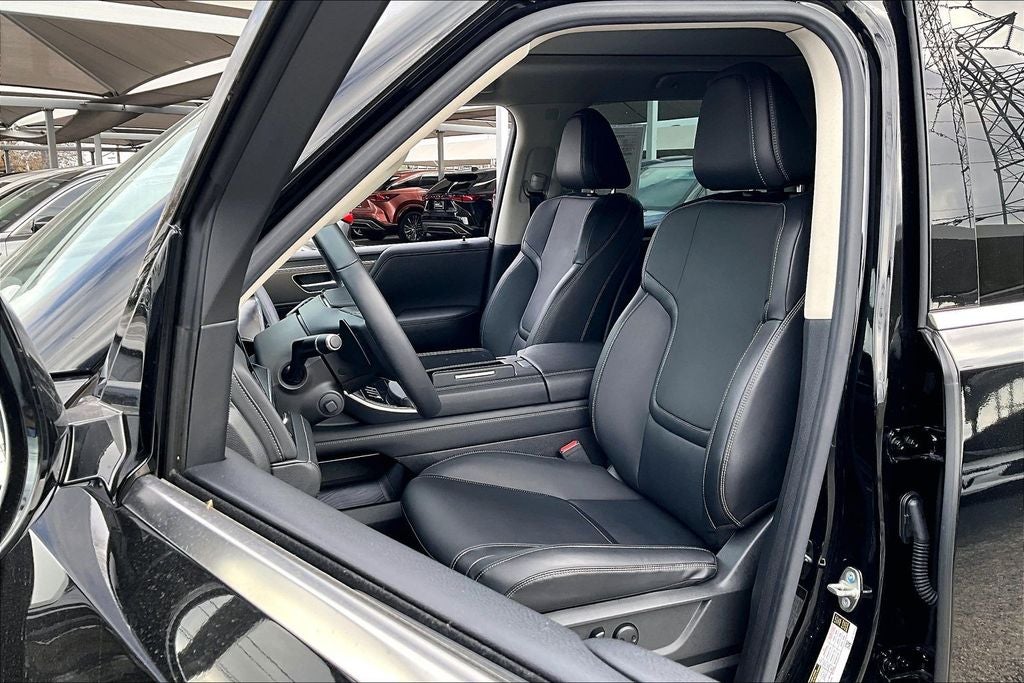 2025 INFINITI QX80 PURE