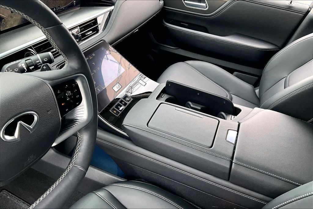 2025 INFINITI QX80 PURE