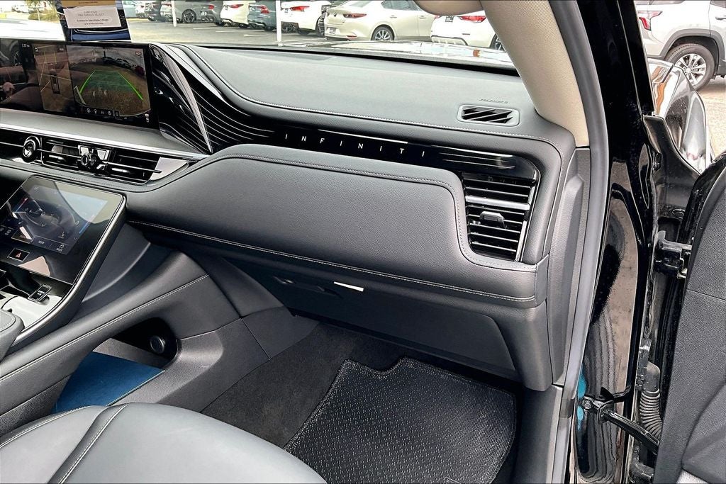 2025 INFINITI QX80 PURE