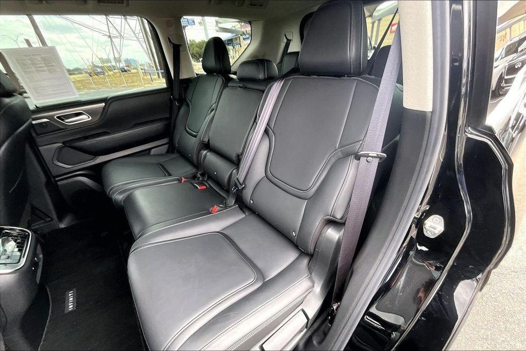 2025 INFINITI QX80 PURE